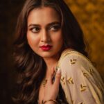 Tejasswi Prakash Instagram - Sneak peek ❤️ . . . . . Styled by @natashaabothra Assisted by @mausmi_mitra_ @dhwaniivithalani_22 Outfit @pallavijaipur Earrings @swabhimannjewellery Rings @kushalsfashionjewellery Bangles @ijewels009 Makeup @shrishtishettyy Photographer @that.nikhill