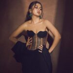 Tejasswi Prakash Instagram - Just updating my “this is her” pic . . . . . . Outfit by @manishgharatofficial Jewellery @karishma.joolry Styled by @shrushti_216 Makeup by @jyotiiadvani.artistry Hair @zulekha333 📸 @amannagoshe