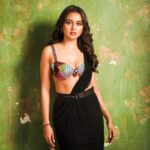Tejasswi Prakash Instagram - Ukiyo ♥️ . . . . . Outfit : @surabhi.gandhi Jewellery : @kushalsfashionjewellery Stylist: @kansalsunakshi Style team: @kareenamenghani Makeup: @shrishtishettyy HairStyle: @zulekha333 📸 @smileplease_25