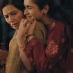 Tejasswi Prakash Instagram - Kudos to Amazon for their heartwarming #DeliverTheLove campaign! It’s a reminder that, amidst the hustle and bustle of life, the real joy of Diwali comes from being with family. Regardless of how busy I am throughout the year, I always make it a point to be home on Diwali to celebrate this auspicious festival with my Aai and Baba. #DeliverTheLove #Amazon #Diwali
