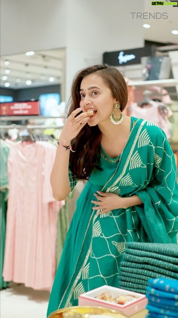 Tejasswi Prakash Instagram - This Diwali, elevate your festive fashion statement and upgrade your wardrobe with Trends’ wide range of stunning outfits. Explore the extensive collection of festive outfits, from chic contemporary styles to elegant ethnic wear, find everything festive at one place. Don’t miss out on Trends’ special festive offers: Just spend ₹3999 or more and receive a fabulous gift for ₹249, along with coupons worth ₹2000 free! Tag a friend you’d love to join for a Trends shopping spree this Deepavali! #Trends #FestiveOutfit #Deepavali #DiwaliOutfit #EthnicWear #IndianWear #festivefashion