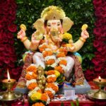 Tejasswi Prakash Instagram - Ganpati Bappa Morya 🙏 . . . . . #ganpatibappamorya #ganpatibappa Sweets : @royalmithaiofindia Food by : @pritamrestaurant @soho_spice Photography: @araalexanderofficial