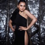Tejasswi Prakash Instagram - Welcome to my dark side ♥️ . . . . . Outfit : @ambikalal Jewellery : @amamajewels Stylist: @kansalsunakshi Style team: @himanishukla48 Makeup @shrishtishettyy Hair @zulekha333