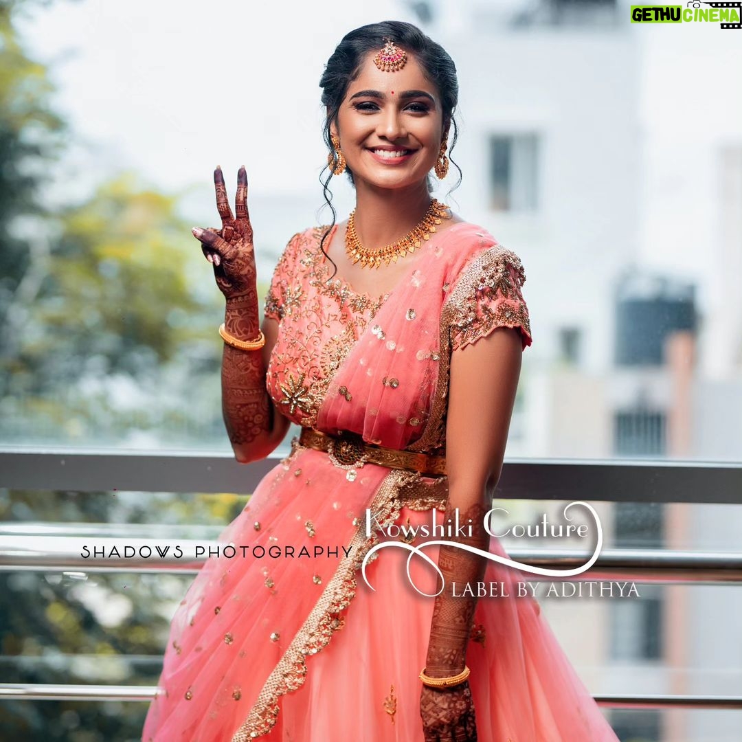 Tejaswini Gowda Instagram - @_tejaswini_gowda_official , the stunning celebrity, looked absolutely breathtaking on her reception day. She adorned herself in the exquisite Kowshiki Couture bridal collection, adding a touch of elegance and glamour to the occasion. Tejasi opted for a peach half saree with a dual-tone dupatta, creating a mesmerizing visual contrast. The heavy work on her lehenga added intricate details and made her ensemble even more exquisite. Tejasi radiated happiness as she posed in this gorgeous attire, capturing beautiful moments that will be cherished forever. Her choice of the Kowshiki Couture bridal collection truly showcased her impeccable taste and style. The combination of the peach half saree and the dual-tone dupatta complemented her complexion and brought out her natural beauty. With Tejasi Gowda's grace and charm, she undoubtedly made a lasting impression at her reception, leaving everyone in awe of her beauty and fashion sense.