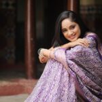 Tejaswini Gowda Instagram - 💜 Pc: @mr.viki_pixer 🥰 Saree: @rs_fashionss_ ♥️