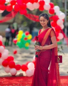Tejaswini Gowda Instagram - Keep smiling, because life is a beautiful thing and there’s so much to smile about 🥰♥️ Saree: @rs_fashionss_ ♥️