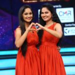 Tejaswini Gowda Instagram - Dont miss to watch #aadivaramwithstarmaaparivaram special show on friendship day Dress courtesy : @regalarmoire #starmaaserials #starmaa #serialshooters #teluguserialactress #indianserialactress #suhasiniactress #suhasini #aadivaramwithstarmaaparivaram Hyderabad