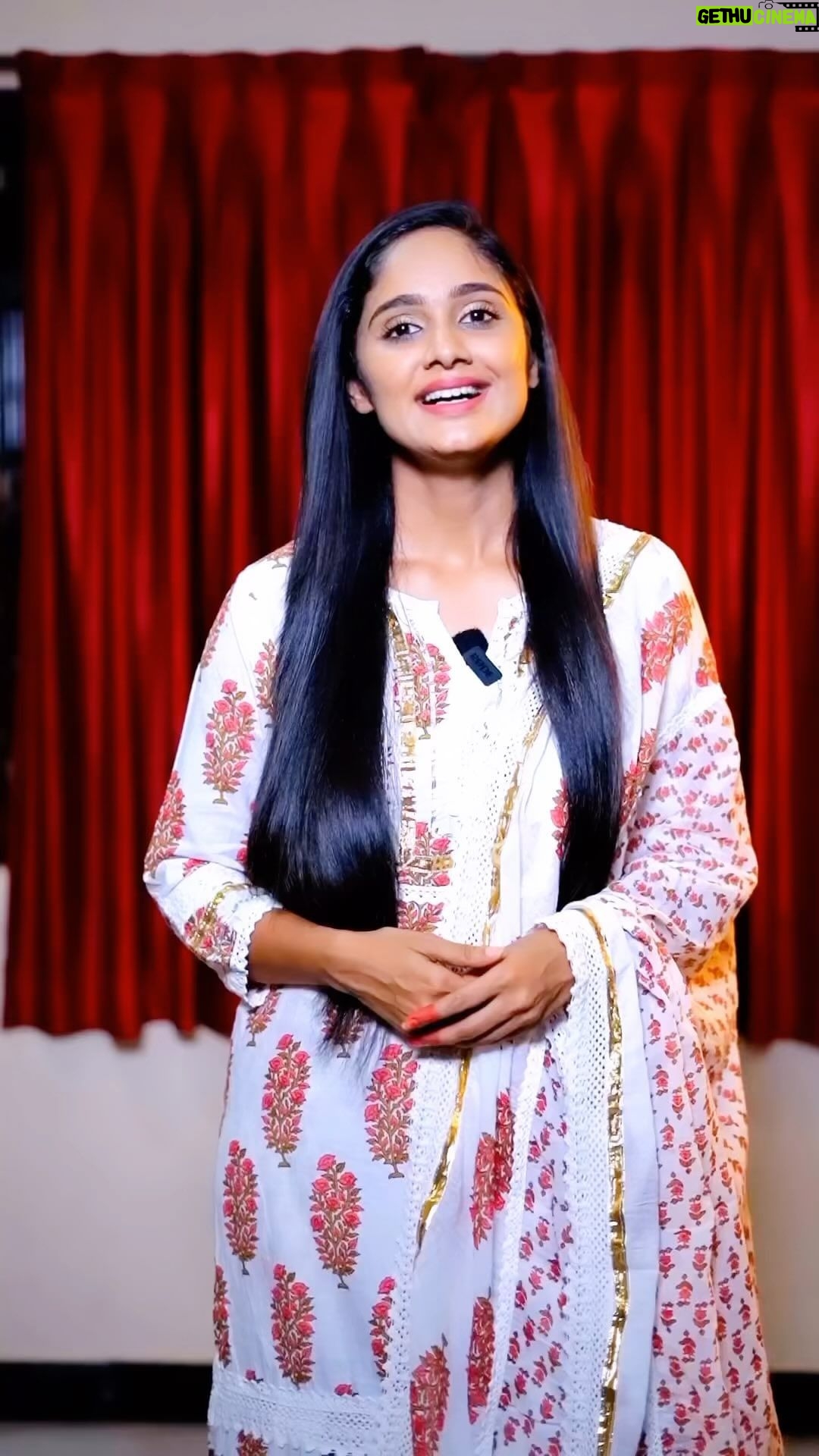 Tejaswini Gowda Instagram - Indulge in the Timeless Goodness of Tradition!ππβ¨ The latest Meera Enrich Saffron range has traditional goodness of Kashmirβs Saffron, free from parabens and sulfates. Nourishes and manages frizzy hair for irresistibly healthy and smooth hair. β¨ Give it a try and witness the incredible transformation. πΊππβ #MeeraEnrich #TimelessTradition #HaircareEssential #KashmirGoodness #FrizzFreeHair #HealthyHair #TransformYourHair #HaircareJourney