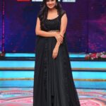 Tejaswini Gowda Instagram - 🖤 Styling: @harinireddym Outfit: @sr_label_by_yaminireddy Jewellery: @fashioncurvee