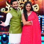 Tejaswini Gowda Instagram - Teju bangaram ❤️❤️ For Vinayaka Chaviti on @starmaa this 18th at 12pm @_tejaswini_gowda_official #anchorravi #brosislove #mysister