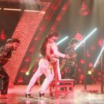 Tejaswini Gowda Instagram - “NEETHONE DANCE” , it was a beautiful journey ❤️❤️ @govind.kotap master, we are very happy n blessed to have u as our choreographer 😍😍 N u have never failed in bringing the best n different performances every week❤️ Personally I’m very happy to perform in such different concepts 😍 n one more thing u have taken “AMAR TEJU” to the next level❤️❤️❤️ THANK U SO MUCH MASTER❤️❤️❤️ WE LOVE U N MISS U😍😍 N I wish our journey continues like this😍😍 @rishika_poddar Love u my girl❤️❤️ U screwed us like anything 😂 but all that efforts showed in the performances😍 N I love the way u take care of every detailing about the act n “US”❤️❤️ N thanks for taking care of us like ur own family ❤️❤️❤️ @ach_prash bhai, u r the one to push Amar in all the possible ways n make him perform all the difficult moves easily 😍😍 N u call him tiger n make him perform like “TIGER”❤️❤️❤️ WE LOVE U❤️❤️❤️ Definitely we gonna miss u guys n of course we have created so many great memories which I cherish for lifetime ❤️❤️❤️❤️ Last but not the least OUR FAMILY (audience n supporters), without u guys we are nothing. WE WON UR HEARTS❤️❤️❤️❤️ Thank u so much for the immense support ❤️❤️❤️❤️ Keep loving, supporting n encouraging like this forever 😍😍😍 n we need ur blessings too😍😍😍 LOVE U ALLLLLL❤️❤️❤️❤️❤️❤️