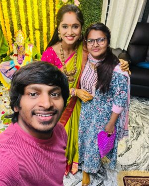 Tejaswini Gowda Instagram - Friends like family😍 

 @amardeep_chowdary @yadamma_raju @_tejaswini_gowda_official 

#stellaraj777 #yadammaraju #sunday #amardeep_chowdary #tejaswigowda