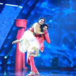 Tejaswini Gowda Instagram - How was the performance today???? @amardeep_chowdary ❤️❤️❤️❤️❤️ Teju Outfit: @girijadesngrgiri 😍 Amar outfit: @akruthi label