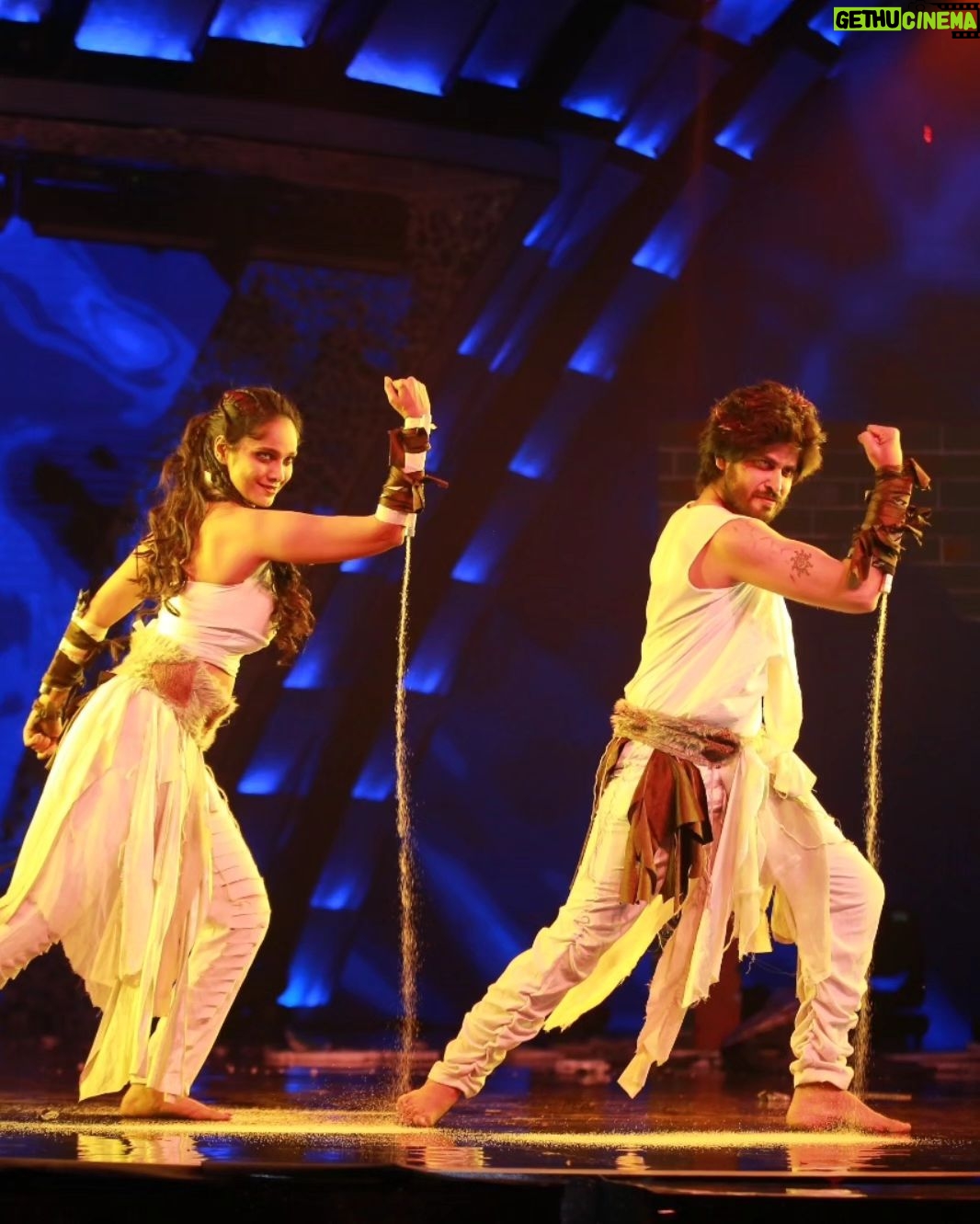 Tejaswini Gowda Instagram - #neethoneadance #starmaa #dancechallenge mukkabula dance Maualuga undadu amma.....@rishika_poddar @govind.kotap