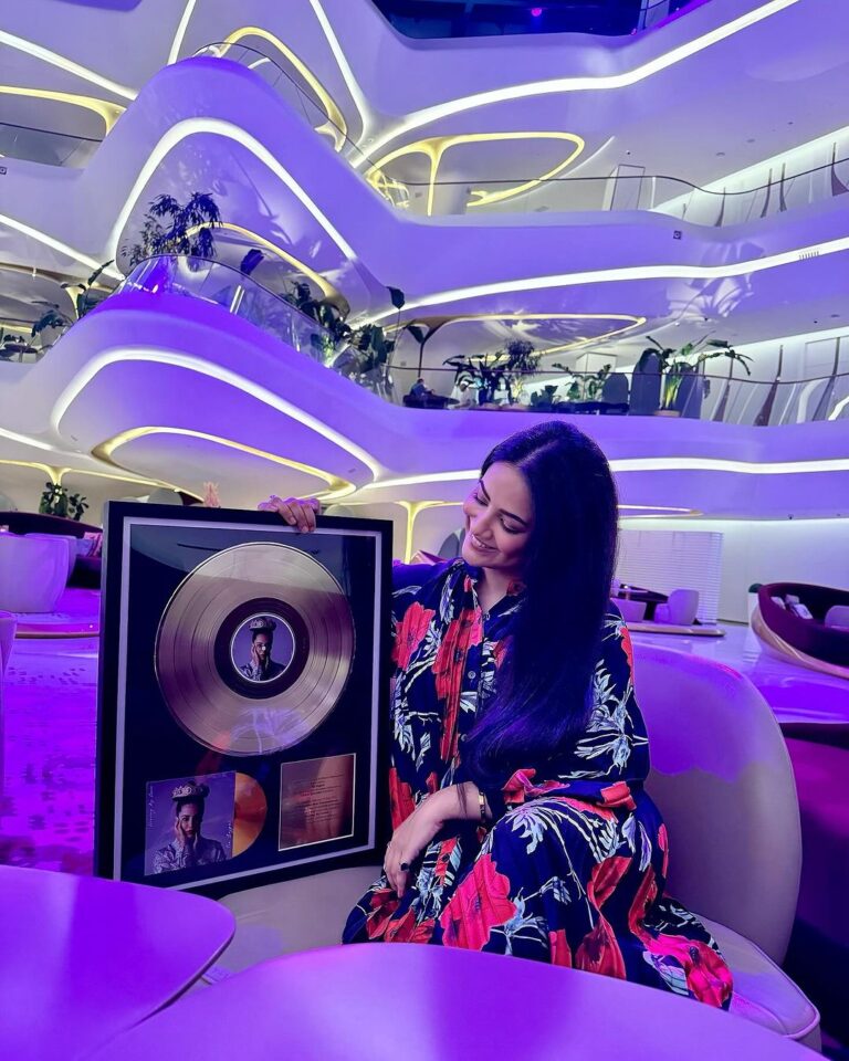 Tia Bajpai Instagram - Claiming my throne with style! 👑 Excited to share that ‘Wearing My Crown’ has secured a gold award. Shoutout to my incredible team and loyal supporters for helping me reign supreme. This boss Queen is just getting started! 🎶 #QueenBoss #WearingMyCrown #GoldStandard