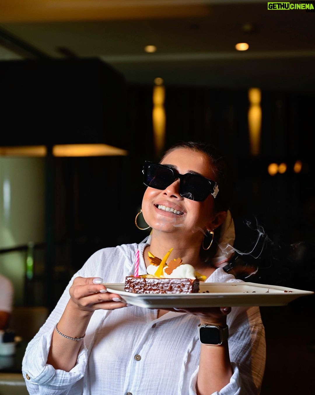 Tina Datta Instagram - Counting my blessings every second! A birthday memory that will stay with me forever… Dubai, you’ve never felt so special… ❤️ @pullmandubaidcc @all_mea . . . #PullmandDubaidcc #25YearsofHospitality #AllWaysonMyMind #birthday #traveldiaries #dubaidiaries #tinadatta Pullman Dubai Creek City Centre