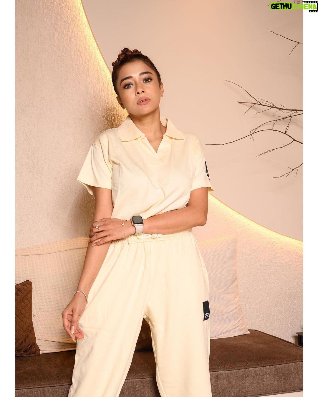 Tina Datta Instagram - Sometimes the best thing to do in life is detox! Let go of all colors, let go of all that has been on you and take a step back. . . . #photooftheday #instagood #fashion #TinaKaStyle #tinadatta