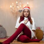 Tina Datta Instagram - It’s the Christmas time… Wear your caps, keep the socks, remember SANTA is coming… 🌲❤️ . . . #christmas #christmastime #santaclaus #santaiscoming #tinadatta