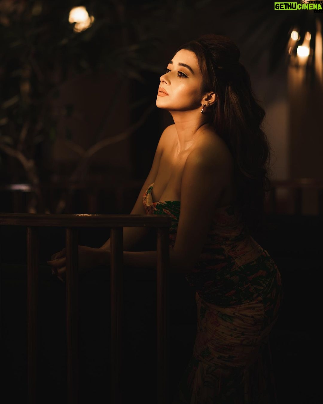 Tina Datta Instagram - Easy breezy, the winter’s crazy. How the day gone all hazy? . . . #TinaKaStyle #fashion #style #lookbook #winter #wintermood #tinadatta