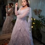 Tina Datta Instagram - Hey Alexa, please play Lag Ja Gale… @areesz . . . #fashion #style #desigirl #indianwear #TinaKaStyle #tinadatta