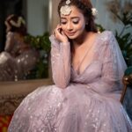 Tina Datta Instagram - Hey Alexa, please play Lag Ja Gale… @areesz . . . #fashion #style #desigirl #indianwear #TinaKaStyle #tinadatta