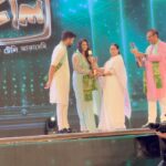 Tiyasha Lepcha Instagram - My Sincerest Thanks to our Hon’ble Chief Minister Smt. @mamataofficial For giving this Award #TeleAcademyAwards2013 #BengaliMedium @starjalsha @tentcinema111