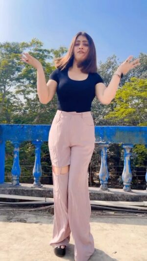 Tiyasha Lepcha Instagram - Enjoy every pal don’t wait for kal

#réel #instagood