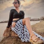 Tonni Laha Roy Instagram - SHE IS STRONGER ALONE . 👗 @sampurna_dey_100