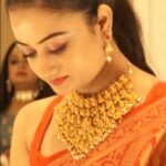 Tonni Laha Roy Instagram - ❤️kya kare? #saree @tadrishee 🫶 Thank u @arpitadasp for sharing these candid captures 🫶 #love #indian #instagood #instadaily