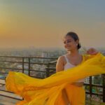 Tonni Laha Roy Instagram - 🦋 👗 @sampurna_dey_100 💄 me