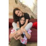 Tonni Laha Roy Instagram - Happy Birthday to the one I torture, i share,I disturb,i love(ah that’s usual). And this Birthday girl was always obsessed with me since my birth..she used to cuddle me so much that i used to 💩on her 🫢while on her school dress! (Oh come on i was too small then)💁🏻‍♀️🤦🏻‍♀️ Didiiiii Happy Birthday 🥰😘