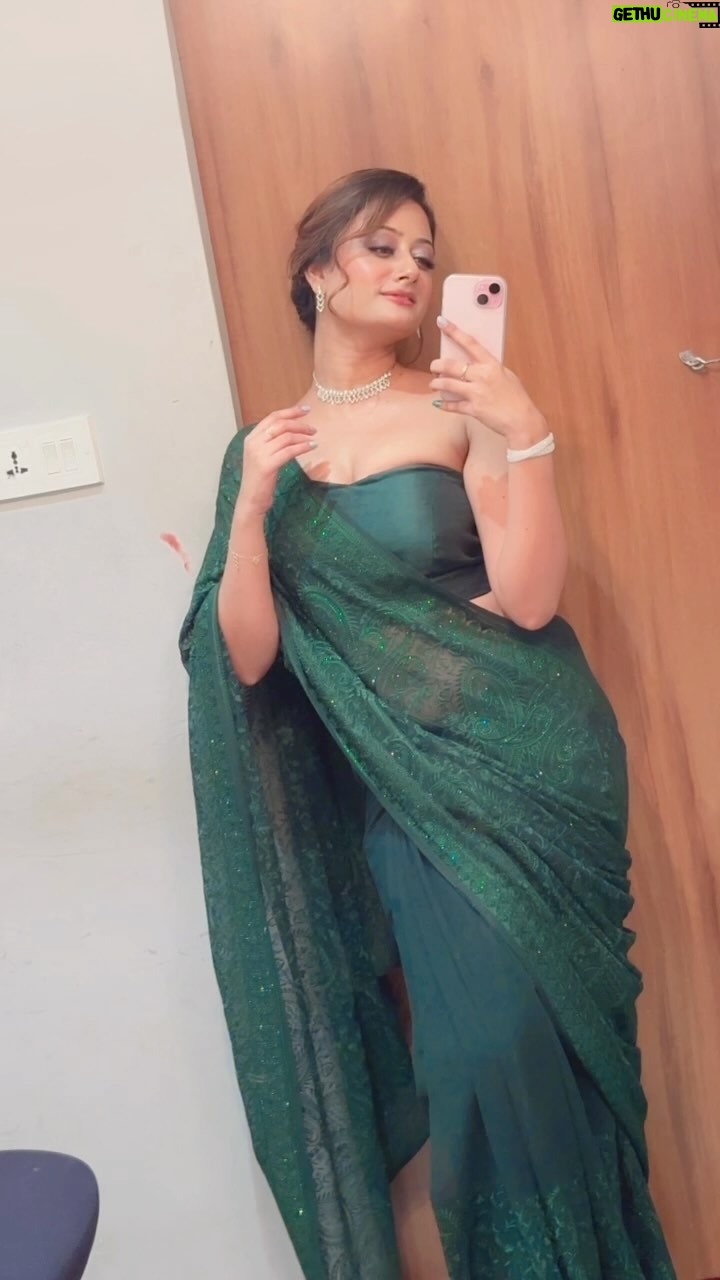 Tonni Laha Roy Instagram - dil ko kaisey samjhaye?? 🤔😛😛