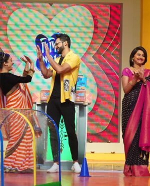 Tonni Laha Roy Instagram - Today 8.30 pm only on zee bangla😊😍