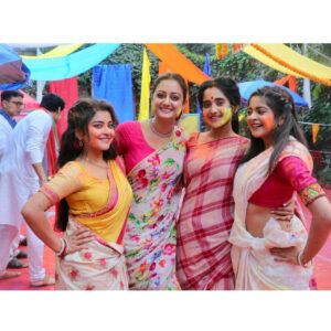 Tonni Laha Roy Instagram - Holi shoot 🌈🎨