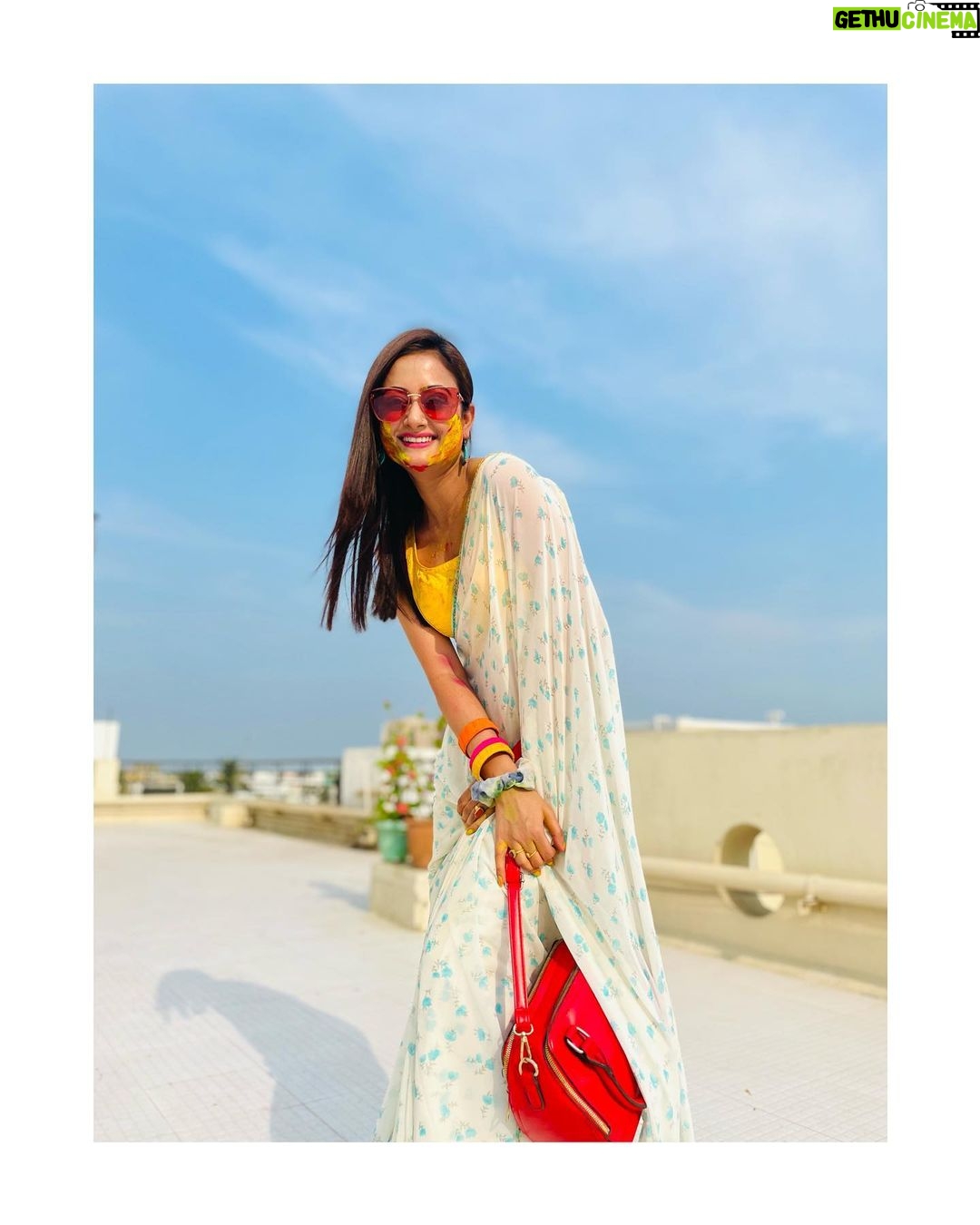 Tonni Laha Roy Instagram - শুভ দোল পূর্ণিমা 🌈 Happy Holi 🌈 💛 💜 #happyholi #subhodoljatra #festival #color #happiness #love #instagood #instamood #instalove