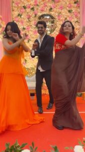 Tonni Laha Roy Instagram - Following trends💥💃