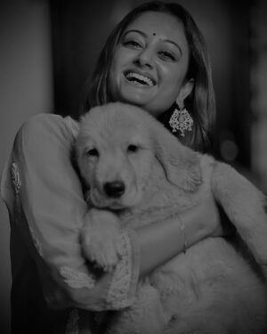 Tonni Laha Roy Instagram - 🐾 🫶🐾

#paws 
#love 
#instadaily 
#instagood 
#dog 
#dhunki #song
#goldenretriever 
#pet 
#instagram #instalike #instamood #instalove 
#picoftheday #photography