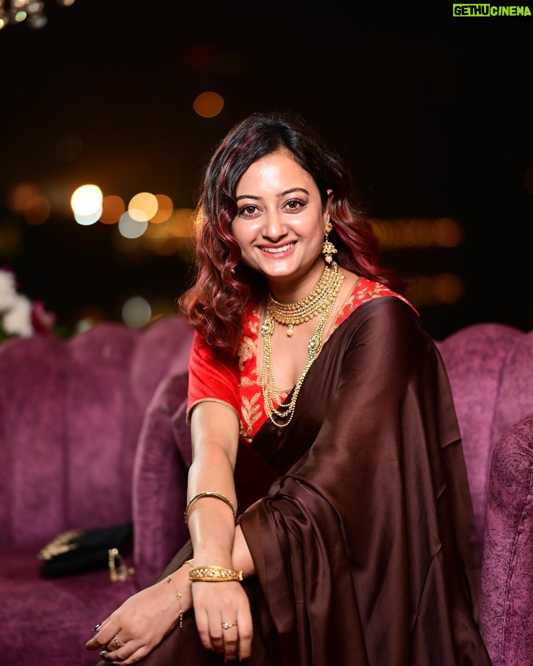 Tonni Laha Roy Instagram - I feel nobody is left to get married except me !! 🤭🤎 Captured by @siladitya_dutta 🫶 #love #weddingseason #weddingphotography #photooftheday #animal #2023 #song #instagood #saree #instafashion #satranga