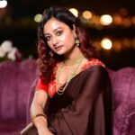 Tonni Laha Roy Instagram - I feel nobody is left to get married except me !! 🤭🤎 Captured by @siladitya_dutta 🫶 #love #weddingseason #weddingphotography #photooftheday #animal #2023 #song #instagood #saree #instafashion #satranga