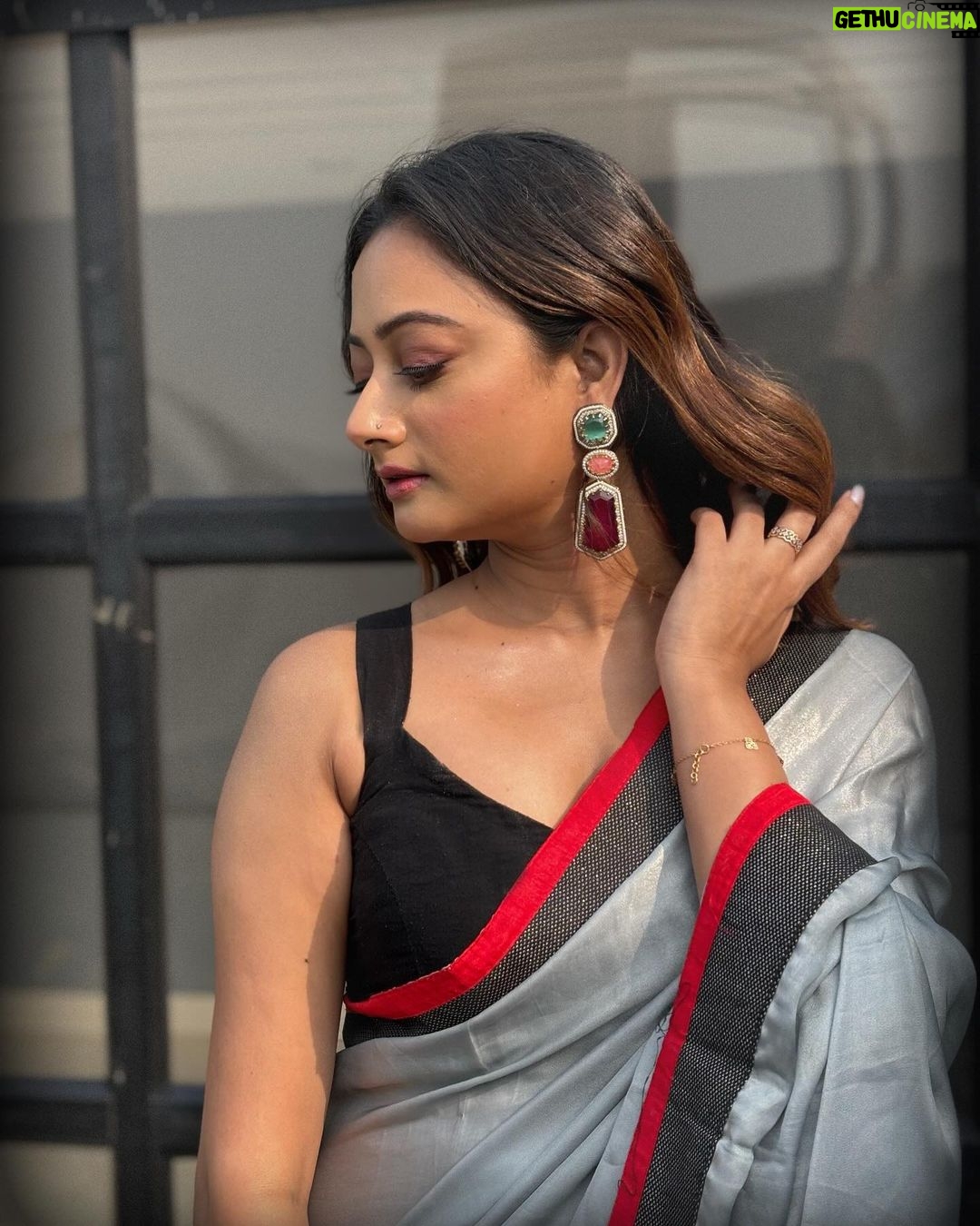 Tonni Laha Roy - 29.4K Likes - Blur-fect ✨