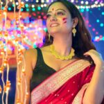 Tonni Laha Roy Instagram - ভরে থাকুক আমার মুঠো দুই চোখে থাকুক ধারা, এল সময় রাজার মতো হলো কাজের হিসেব সারা।