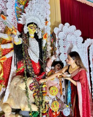 Tonni Laha Roy Instagram - শুভ বিজয়া ❤️🙏🏻 দুগ্গা দুগ্গা