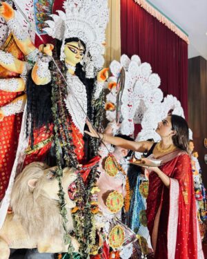 Tonni Laha Roy Instagram - শুভ বিজয়া ❤️🙏🏻 দুগ্গা দুগ্গা