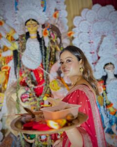Tonni Laha Roy Instagram - শুভ বিজয়া ❤️🙏🏻 দুগ্গা দুগ্গা 𝒦𝑜𝓁𝓀𝒶𝓉𝒶 - 𝒯𝒽𝑒 𝒞𝒾𝓉𝓎 𝒪𝒻 𝒥𝑜𝓎