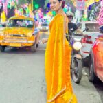 Tonni Laha Roy Instagram - নবমির ছবি 💛🌟 #duggadugga #durgapuja Saree @desi_bee_by_tadrishee_ghosh