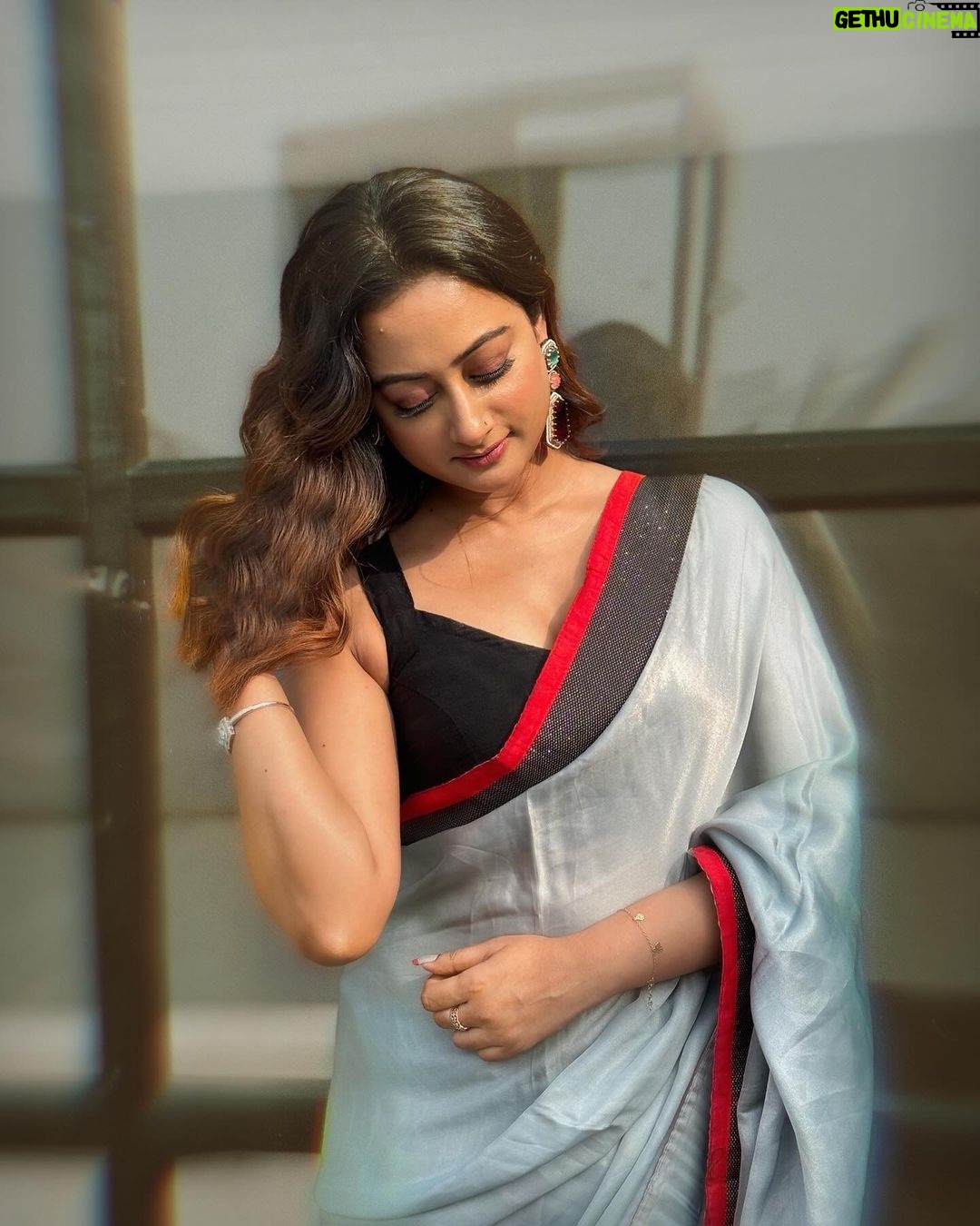 Tonni Laha Roy - 29.4K Likes - Blur-fect ✨