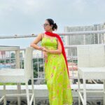 Tonni Laha Roy Instagram - 🌸 Beautiful floral dress🌸Get pujo ready with @desi_bee_by_tadrishee_ghosh 👗🌸💚🩷 #pujowear #ethnic #indowestern #gown #instagood #instafashion #photooftheday