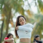 Tridha Choudhury Instagram - Take a moment to Thank yourself for all the Amazing things that you do for others and yourself 🍀 Let your inner child flow 🍀 Thank you @lifeplugin_ & @kundalini_rebels for this wonderful experience 🍀 #innerchild #innerchildhealing #kundaliniawakening #kundaliniyoga #innerchildtherapy #therapywithtridha #sweatwithtridha