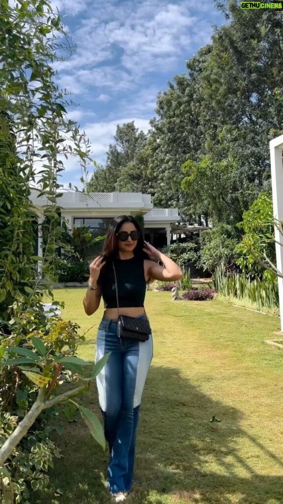 Tridha Choudhury Instagram - Every new beginning comes from some other beginning’s end” 🧿 Today I want to take a moment to share with all of you that I truly feel ‘blessed’ … wishing the same for each and every one of you 🧿 #therapywithtridha #naturetherapy #traveltherapy #traveltheworldwithme