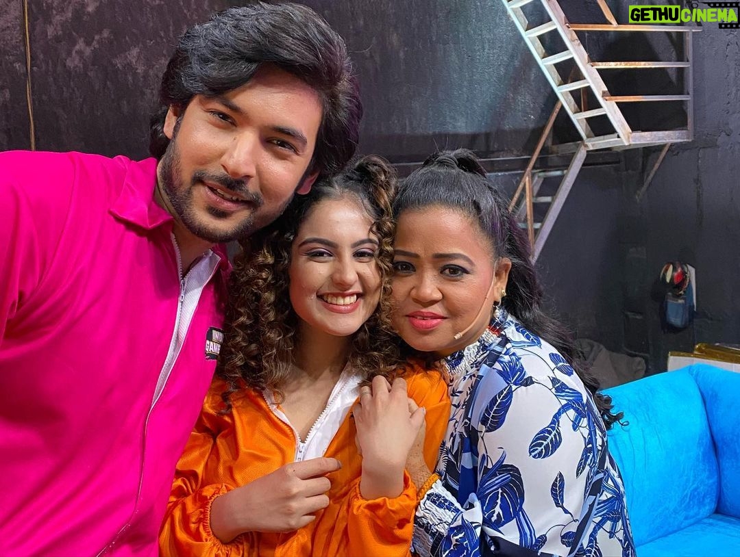 Tunisha Sharma Instagram - Had a blast yesterday at #TheIndianGameShow ✨ Congratulations @bharti.laughterqueen @haarshlimbachiyaa30 for the show! 🌹 Keep shining always!